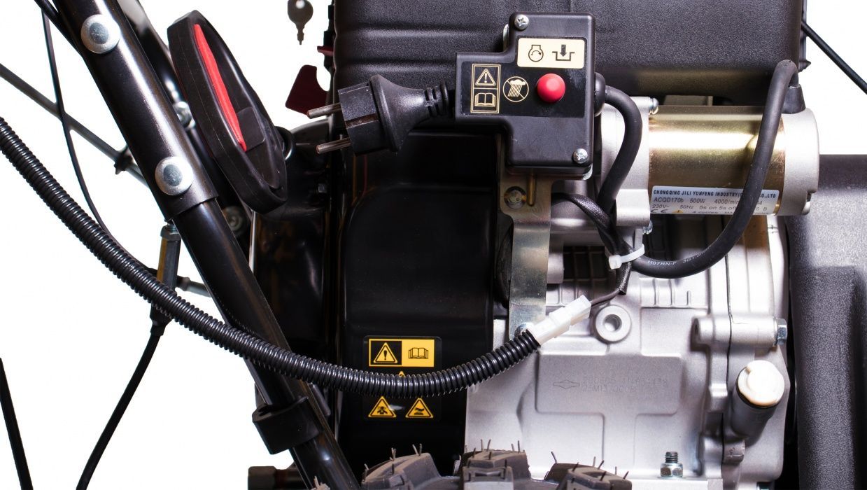 Снегоуборщик бензиновый CHAMPION ST1170BS