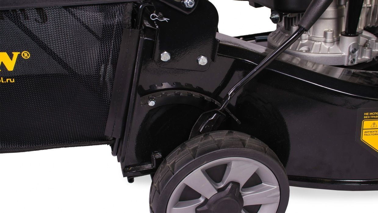 Бензиновая газонокосилка самоходная CHAMPION LM5645