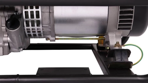 Бензиновый генератор CHAMPION GG6500-3